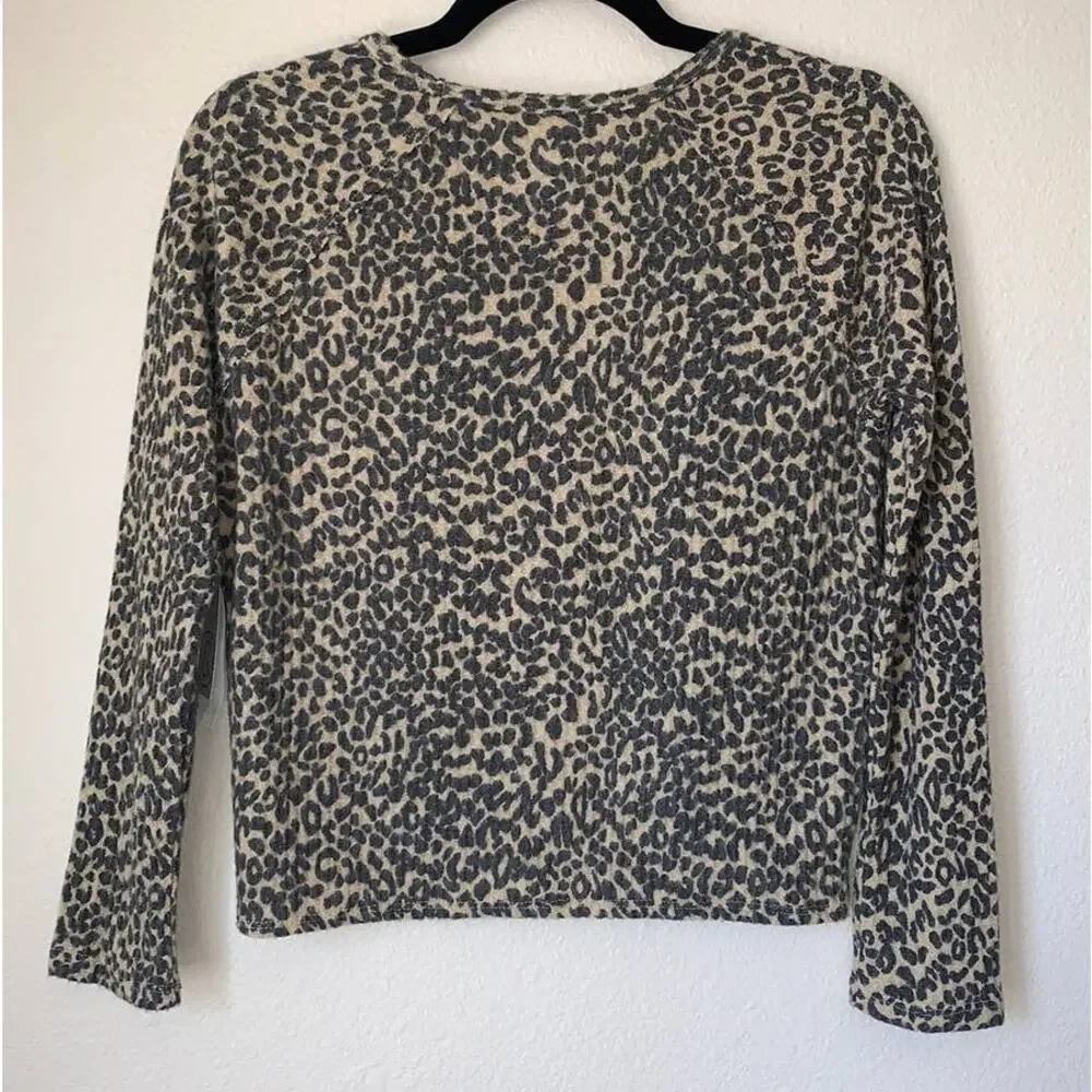 5/$25 NWT Treasure & Bond Girls Cheetah Tie Front Top - Picture 4 of 10